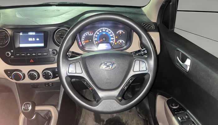 2017 Hyundai Grand i10 SPORTZ 1.2 KAPPA VTVT, Petrol, Manual, 1,00,173 km, Steering Wheel Close Up