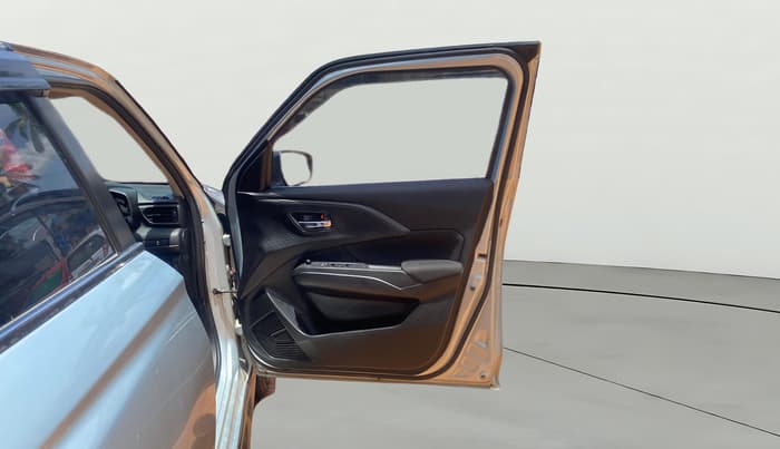2024 Maruti Swift VXi AMT, Petrol, Automatic, 48,036 km, RHS Front Door