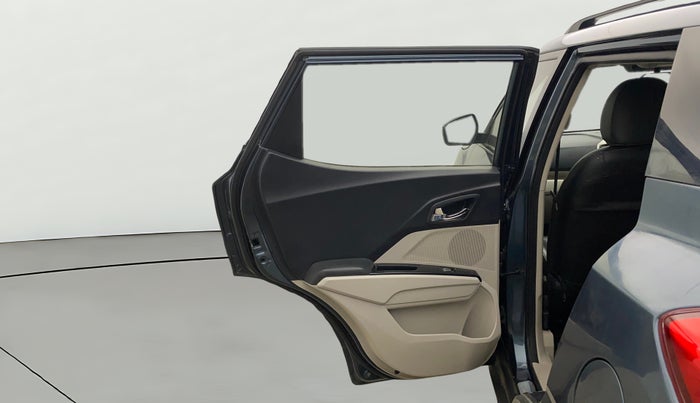 2021 Mahindra XUV300 W8 1.2 PETROL, Petrol, Manual, 52,390 km, LHS Rear Door