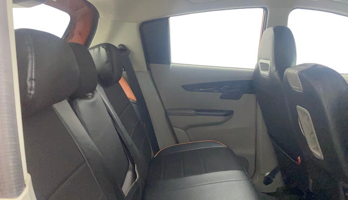 2016 Mahindra Kuv100 K6 6 STR, Petrol, Manual, 34,715 km, Right Side Rear Door Cabin