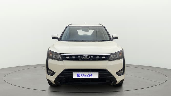 2020 Mahindra XUV300 W6 1.2 PETROL, Petrol, Manual, 99,172 km, Front