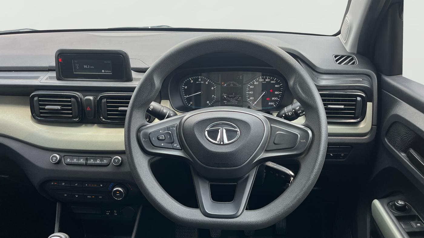 2022 Tata PUNCH ADVENTURE MT, Petrol, Manual, 17,385 km, Steering Wheel Close Up