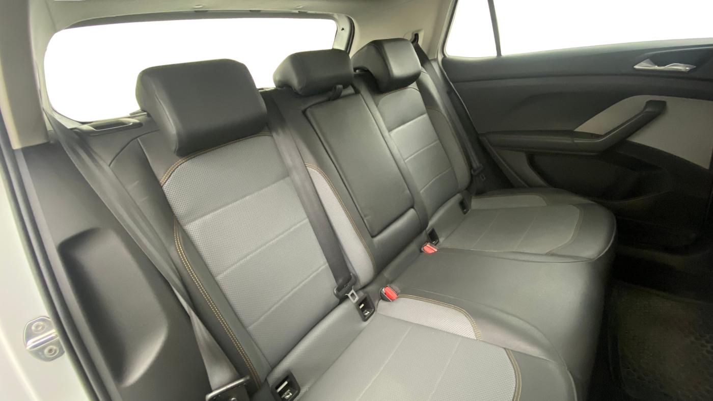 2023 Skoda KUSHAQ STYLE 1.0L TSI MT, Petrol, Manual, 72,289 km, Right Side Rear Door Cabin