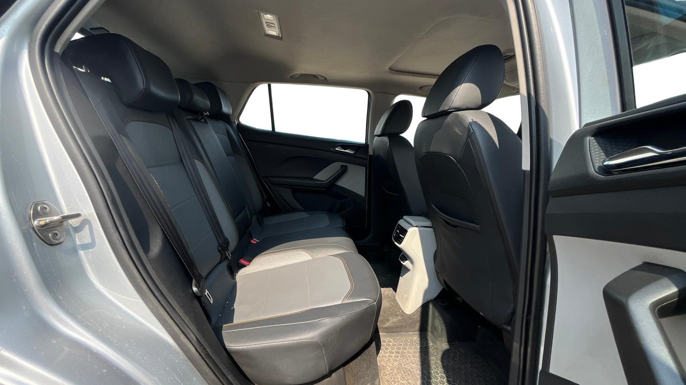 2023 Skoda KUSHAQ STYLE 1.0L TSI AT, Petrol, Automatic, 1,04,782 km, Right Side Rear Door Cabin
