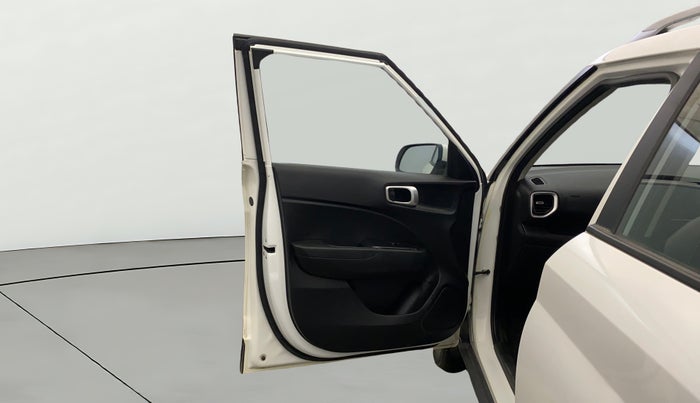 2022 Hyundai VENUE SX PLUS 1.0 TURBO DCT, Petrol, Automatic, 34,931 km, LHS Front Door