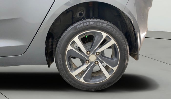 2023 Tata ALTROZ XZ PETROL, Petrol, Manual, 20,328 km, Left Rear Wheel