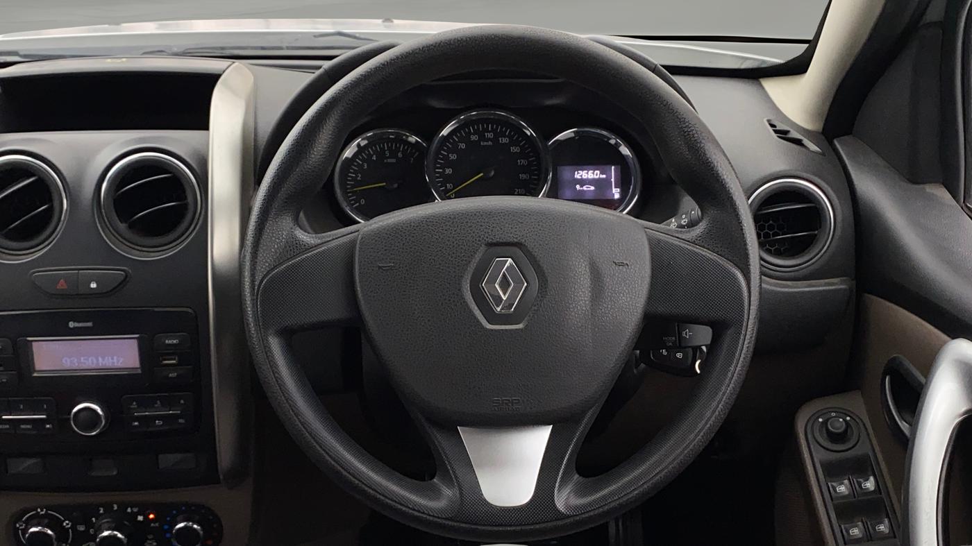 2017 Renault Duster RXL PETROL, Petrol, Manual, 42,541 km, Steering Wheel Close Up