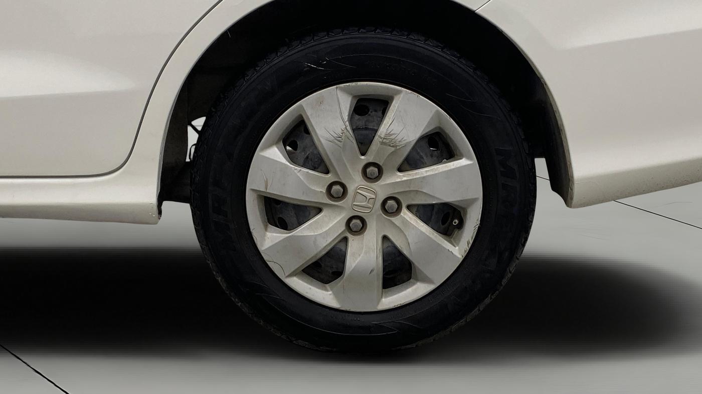 2015 Honda Mobilio 1.5L I-VTEC S, Petrol, Manual, 1,28,930 km, Left Rear Wheel