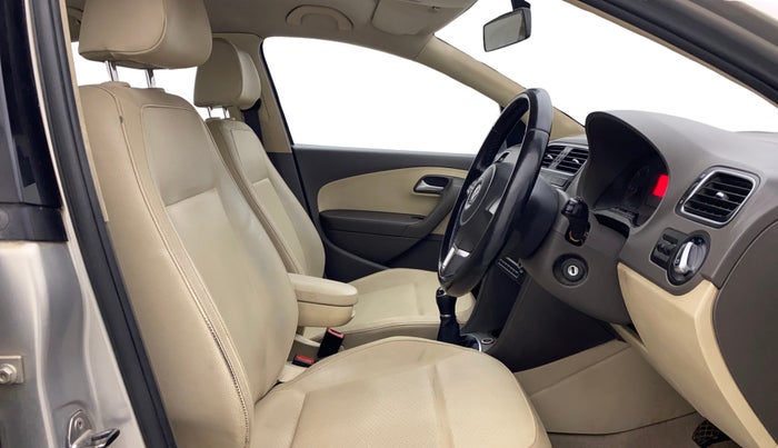 2014 Volkswagen Vento HIGHLINE DIESEL 1.6, Diesel, Manual, 12,300 km, Right Side Front Door Cabin