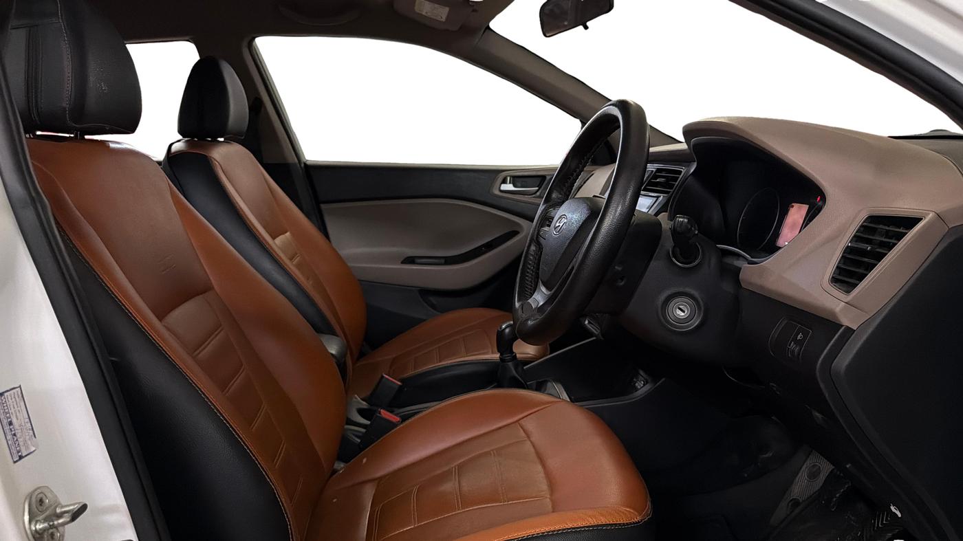 2019 Hyundai Elite i20 MAGNA PLUS 1.2, Petrol, Manual, 78,236 km, Right Side Front Door Cabin