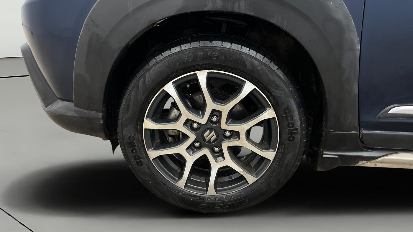 2024 Maruti XL6 ZETA CNG, CNG, Manual, 30,733 km, Left Front Wheel