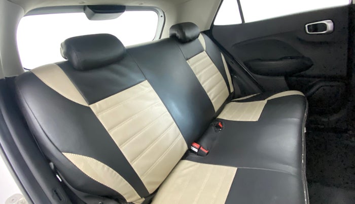 2021 Hyundai VENUE SX 1.5 CRDI, Diesel, Manual, 54,146 km, Right Side Rear Door Cabin