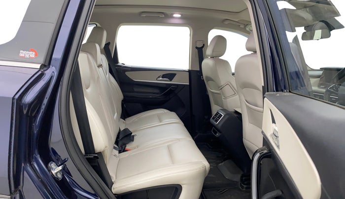 2021 Mahindra XUV700 AX 7 LUXURY P AT 7 STR, Petrol, Automatic, 57,080 km, Right Side Rear Door Cabin