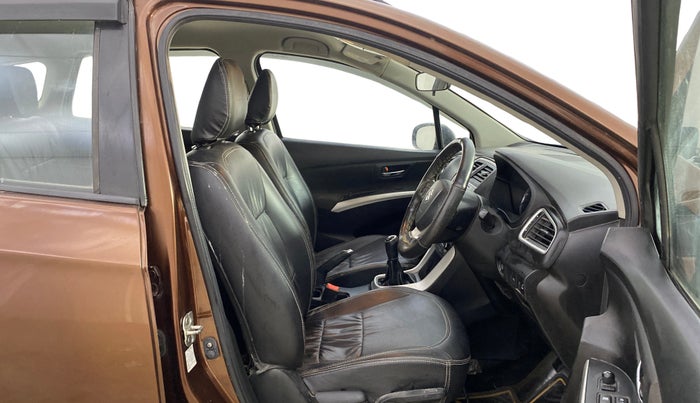 2015 Maruti S Cross ZETA 1.3, Diesel, Manual, 20,896 km, Right Side Front Door Cabin