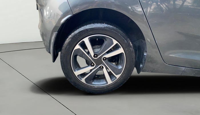 2021 Tata ALTROZ XZ PETROL, Petrol, Manual, 86,060 km, Right Rear Wheel