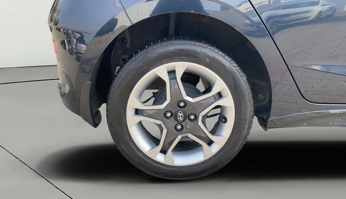 2023 Hyundai NEW I20 SPORTZ 1.2 IVT, Petrol, Automatic, 16,457 km, Right Rear Wheel