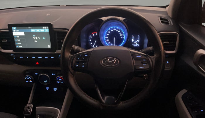 2019 Hyundai VENUE SX 1.4 CRDi DUAL TONE, Diesel, Manual, 1,07,785 km, Steering Wheel Close Up