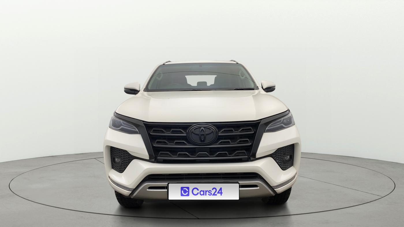 2024 Toyota Fortuner 4X2 MT 2.7 PETROL, Petrol, Manual, 22,651 km, Front