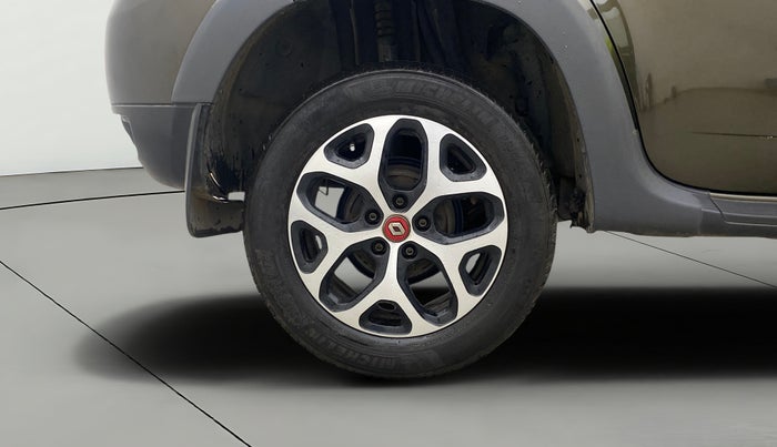 2020 Renault Duster RXS 1.3 TURBO PETROL CVT, Petrol, Automatic, 58,317 km, Right Rear Wheel