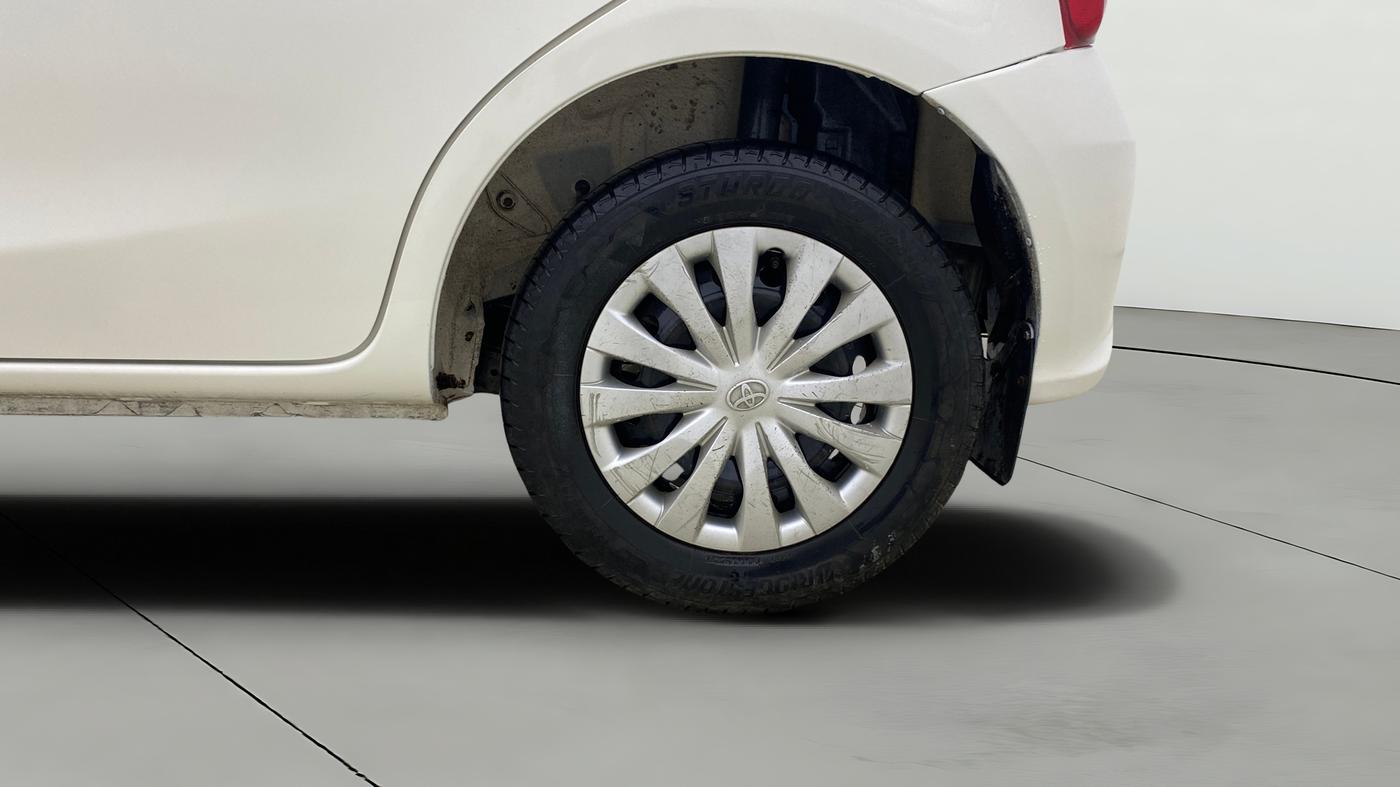 2019 Toyota Etios Liva V, CNG, Manual, 88,857 km, Left Rear Wheel