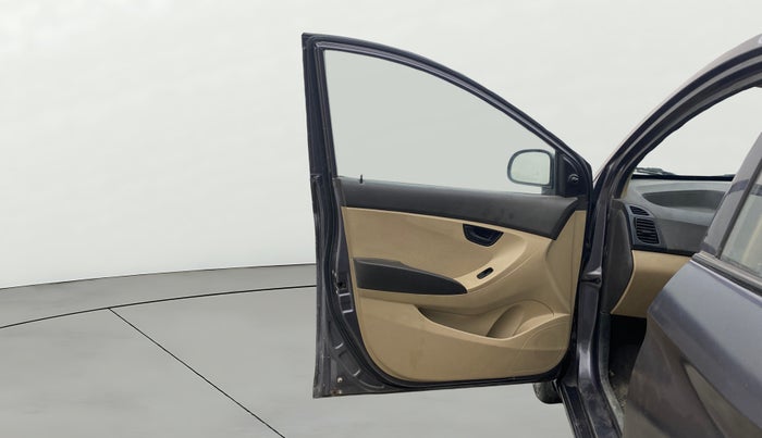 2016 Hyundai Eon MAGNA +, Petrol, Manual, 1,36,063 km, LHS Front Door