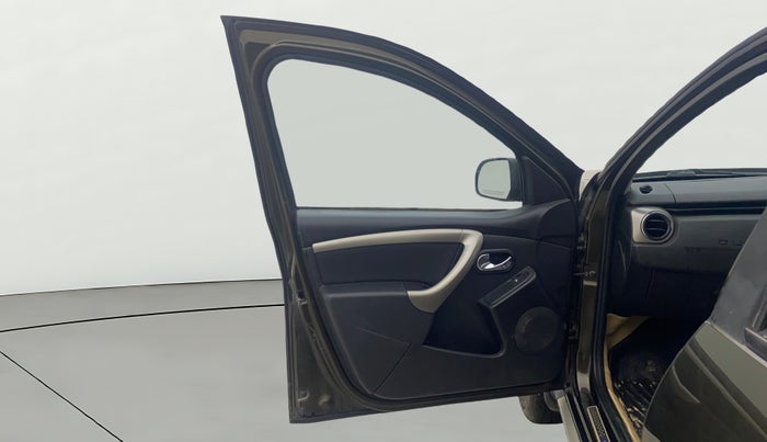 2021 Renault Duster RXZ 1.5 PETROL MT, Petrol, Manual, 56,423 km, LHS Front Door