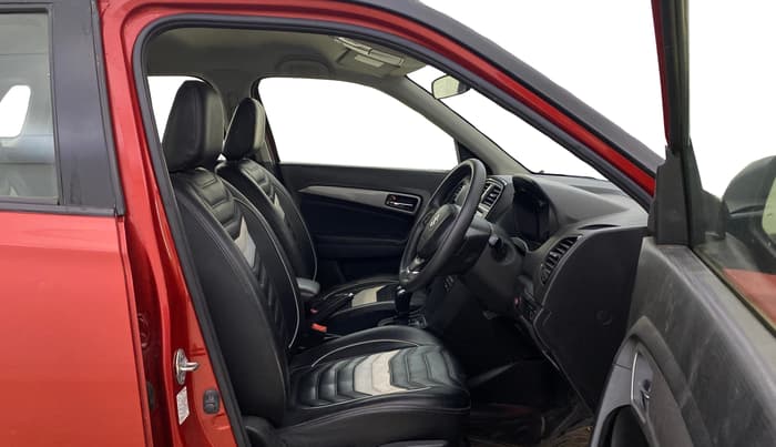 2019 Maruti Vitara Brezza ZDI PLUS AT DUAL TONE, Diesel, Automatic, 67,898 km, Right Side Front Door Cabin