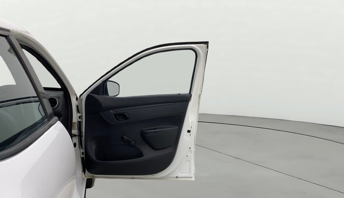 2016 Renault Kwid RXL, Petrol, Manual, 81,384 km, RHS Front Door