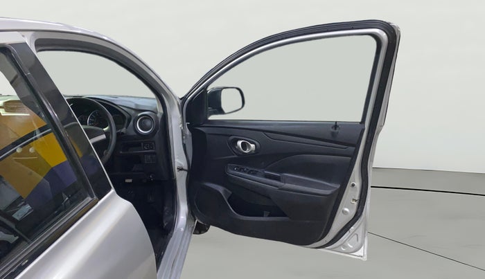 2018 Datsun Go T, CNG, Manual, 41,632 km, RHS Front Door