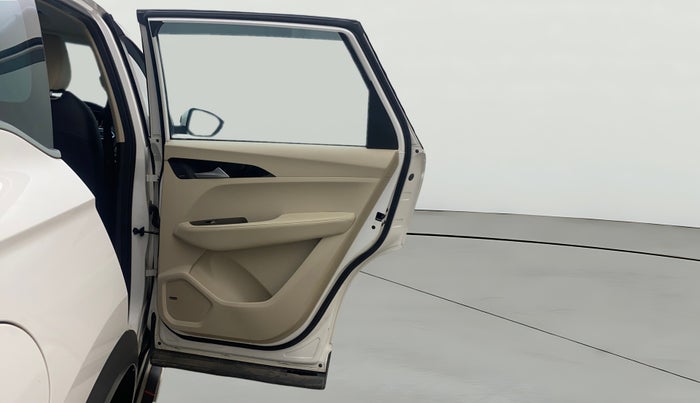 2022 MG HECTOR SHARP 1.5 PETROL CVT, Petrol, Automatic, 28,949 km, RHS Rear Door