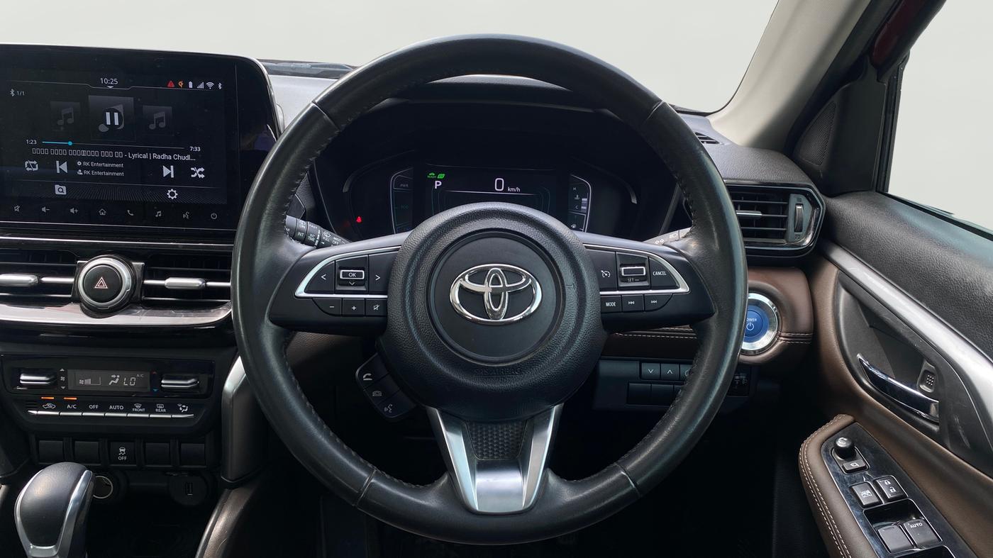 2022 Toyota URBAN CRUISER HYRYDER V HYBRID, Hybrid, Automatic, 19,184 km, Steering Wheel Close Up