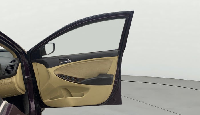 2012 Hyundai Verna FLUIDIC 1.6 VTVT SX, Petrol, Manual, 1,00,626 km, RHS Front Door