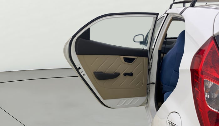 2018 Hyundai Eon MAGNA +, CNG, Manual, 87,972 km, LHS Rear Door