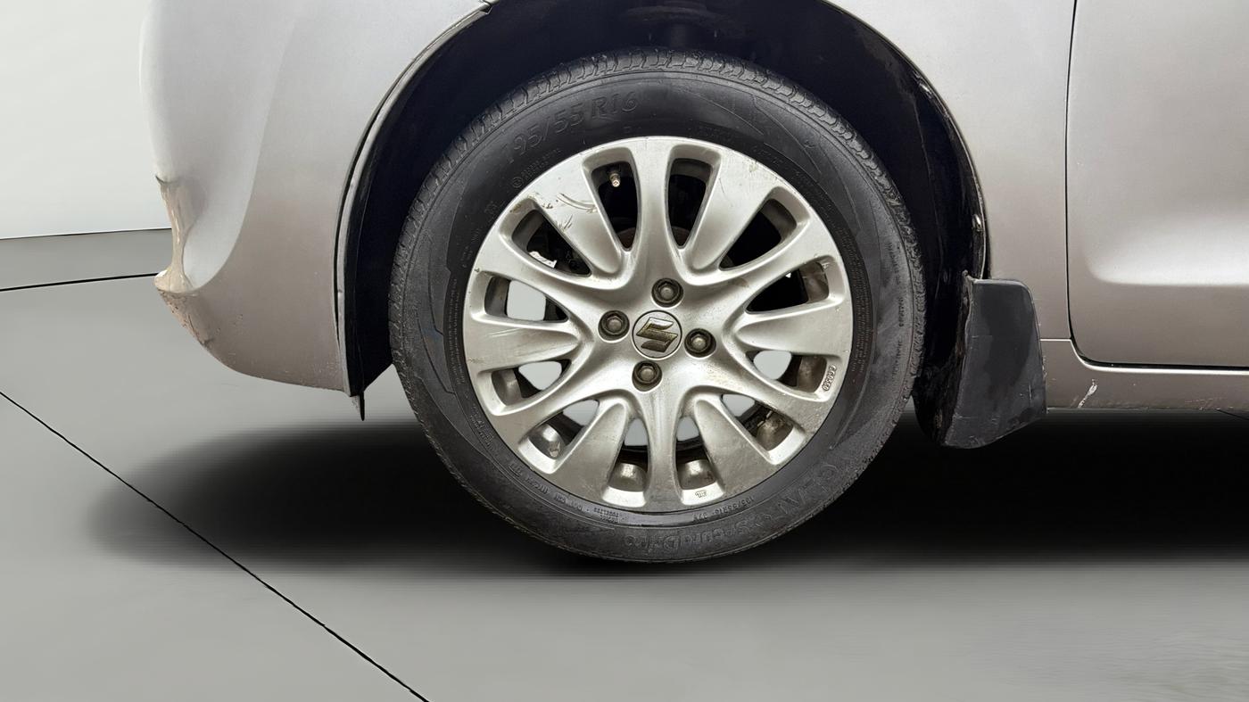 2017 Maruti Baleno ALPHA PETROL 1.2, Petrol, Manual, 49,813 km, Left Front Wheel
