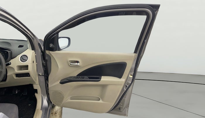 2015 Maruti Celerio VXI, Petrol, Manual, 1,03,178 km, RHS Front Door