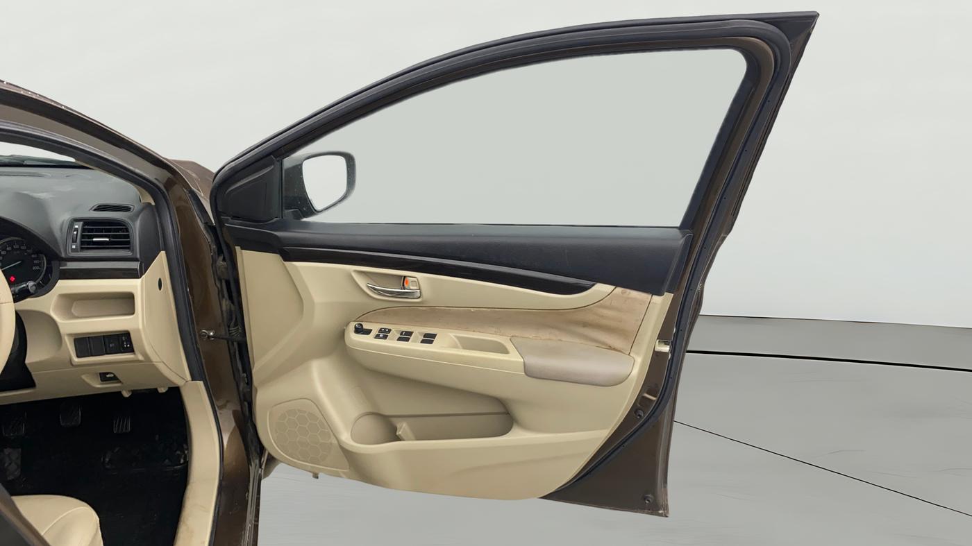 2016 Maruti Ciaz VXI+, Petrol, Manual, 35,074 km, RHS Front Door