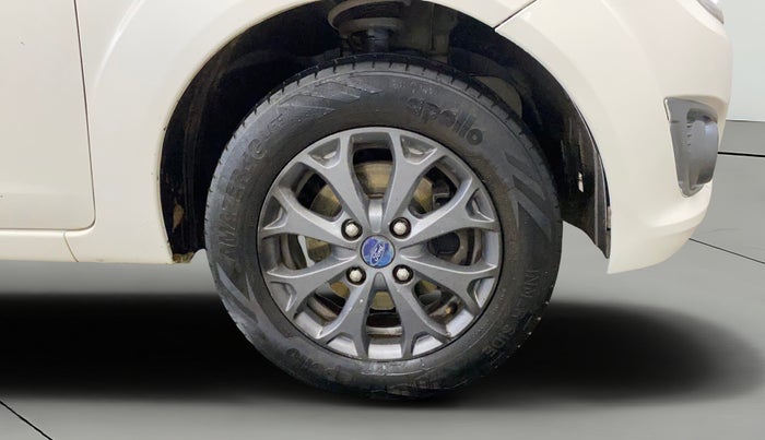 2015 Ford Figo TITANIUM 1.2 PETROL, CNG, Manual, 51,272 km, Right Front Wheel