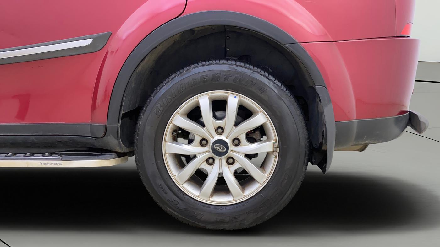 2019 Mahindra XUV500 W9 AT, Diesel, Automatic, 37,942 km, Left Rear Wheel