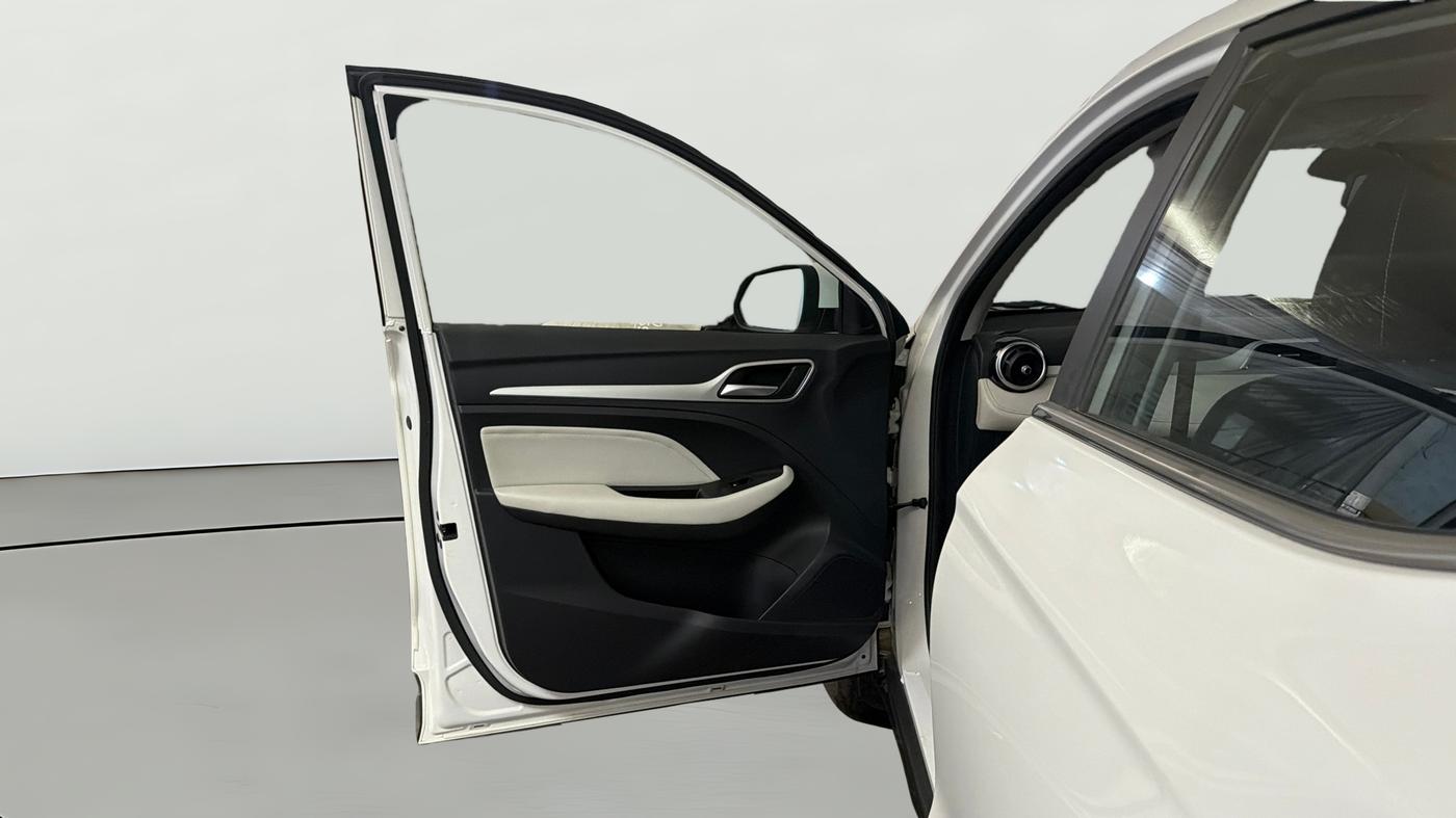 2025 MG ASTOR Sprint 1.5 MT (Ivory), Petrol, Manual, 7,439 km, LHS Front Door