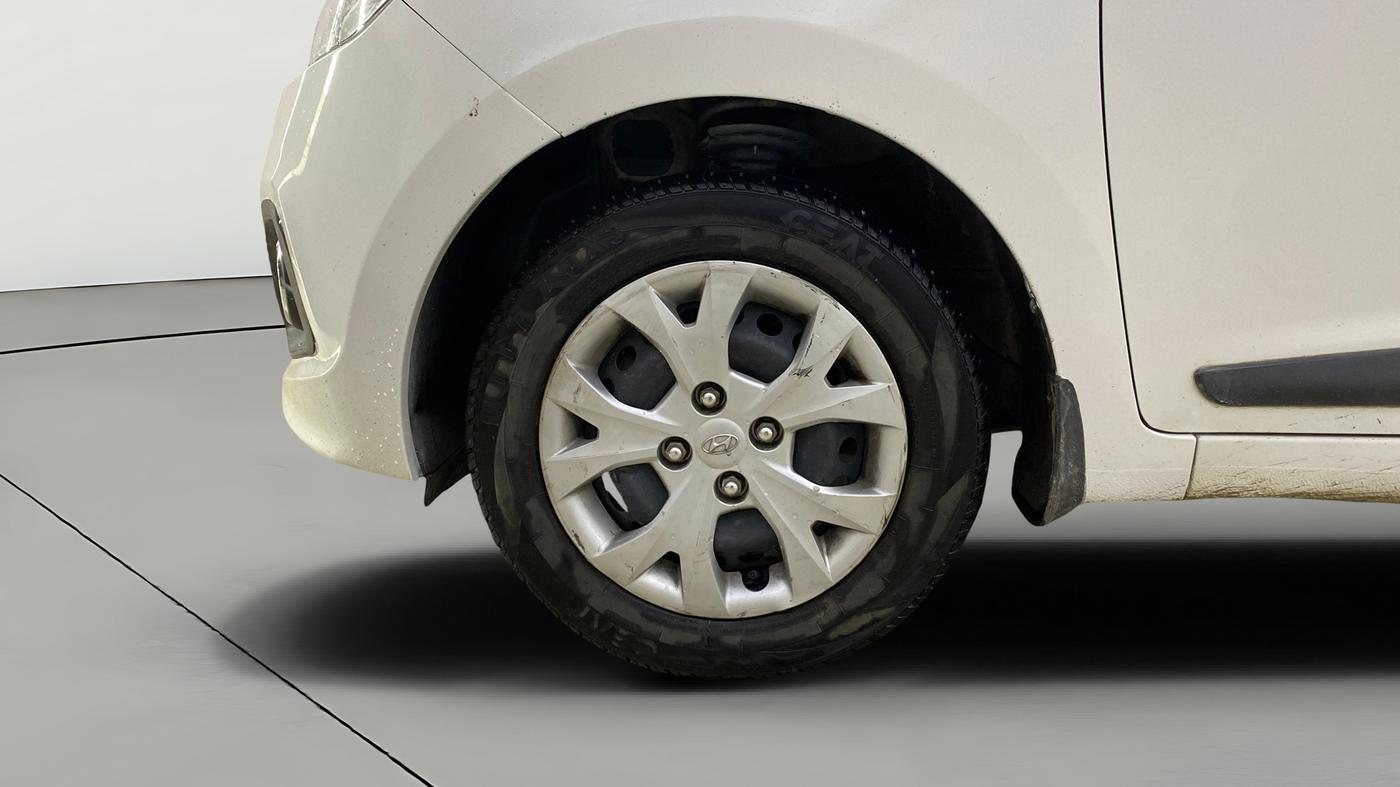 2016 Hyundai Grand i10 SPORTZ 1.2 KAPPA VTVT, CNG, Manual, 55,865 km, Left Front Wheel