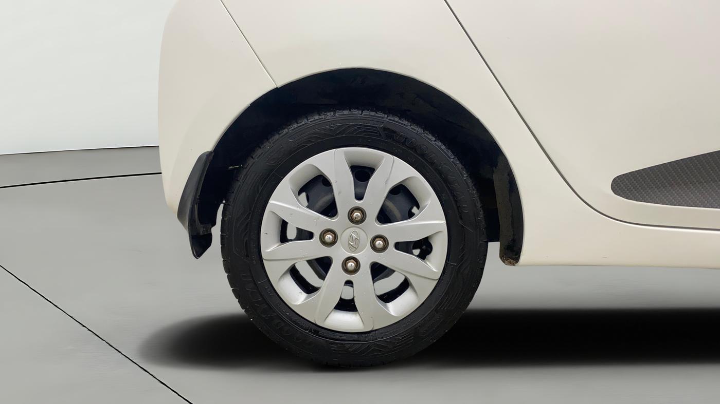 2017 Hyundai Eon MAGNA +, Petrol, Manual, 62,400 km, Right Rear Wheel