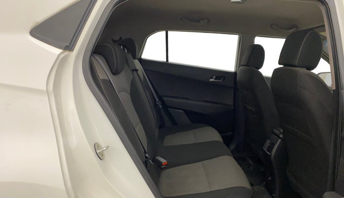 2015 Hyundai Creta SX PLUS 1.6 PETROL, Petrol, Manual, 69,803 km, Right Side Rear Door Cabin