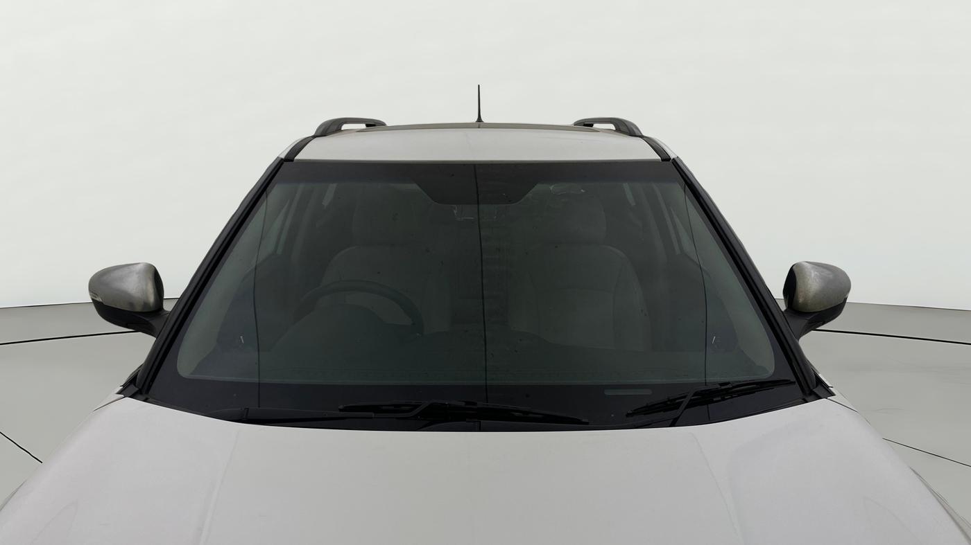 2024 Mahindra XUV300 W8 (O) 1.2 PETROL AMT, Petrol, Automatic, 45,360 km, Front Windshield