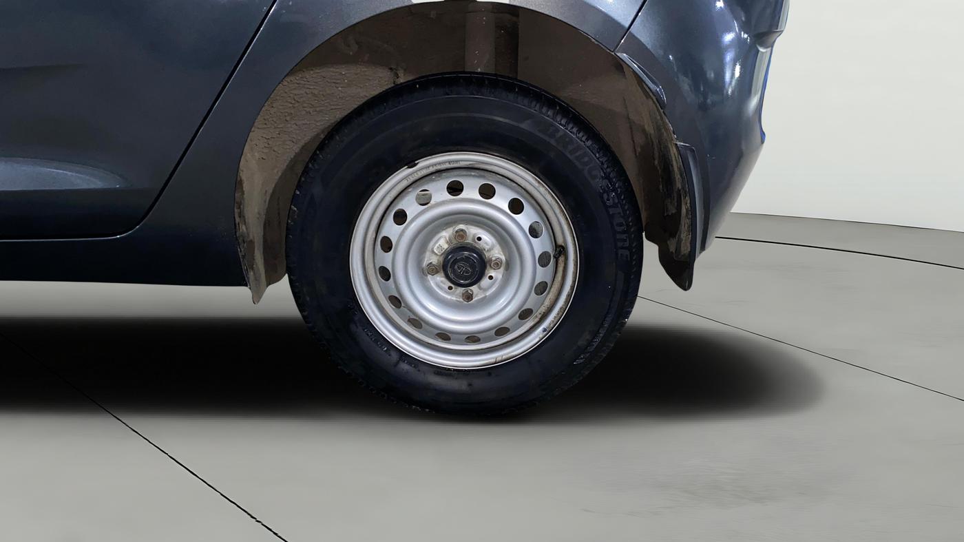 2023 Tata ALTROZ XE PLUS PETROL, Petrol, Manual, 5,171 km, Left Rear Wheel