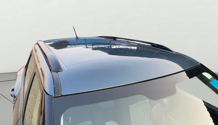 2020 Mahindra XUV300 W6 1.2 PETROL, Petrol, Manual, 57,600 km, Roof