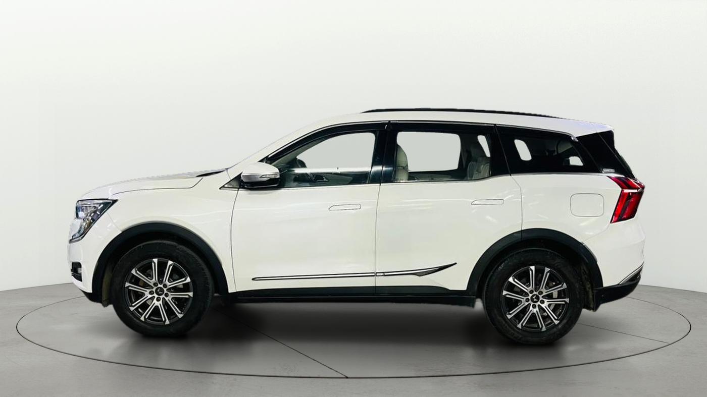 2021 Mahindra XUV700 AX 7 P MT 7 STR, Petrol, Manual, 42,941 km, Left Side