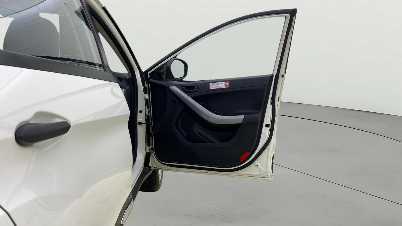 2022 Tata NEXON XMA SUNROOF PETROL, Petrol, Automatic, 14,378 km, RHS Front Door