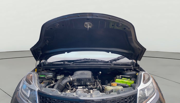 2018 Tata NEXON XM PETROL, Petrol, Manual, 60,331 km, Open Bonet