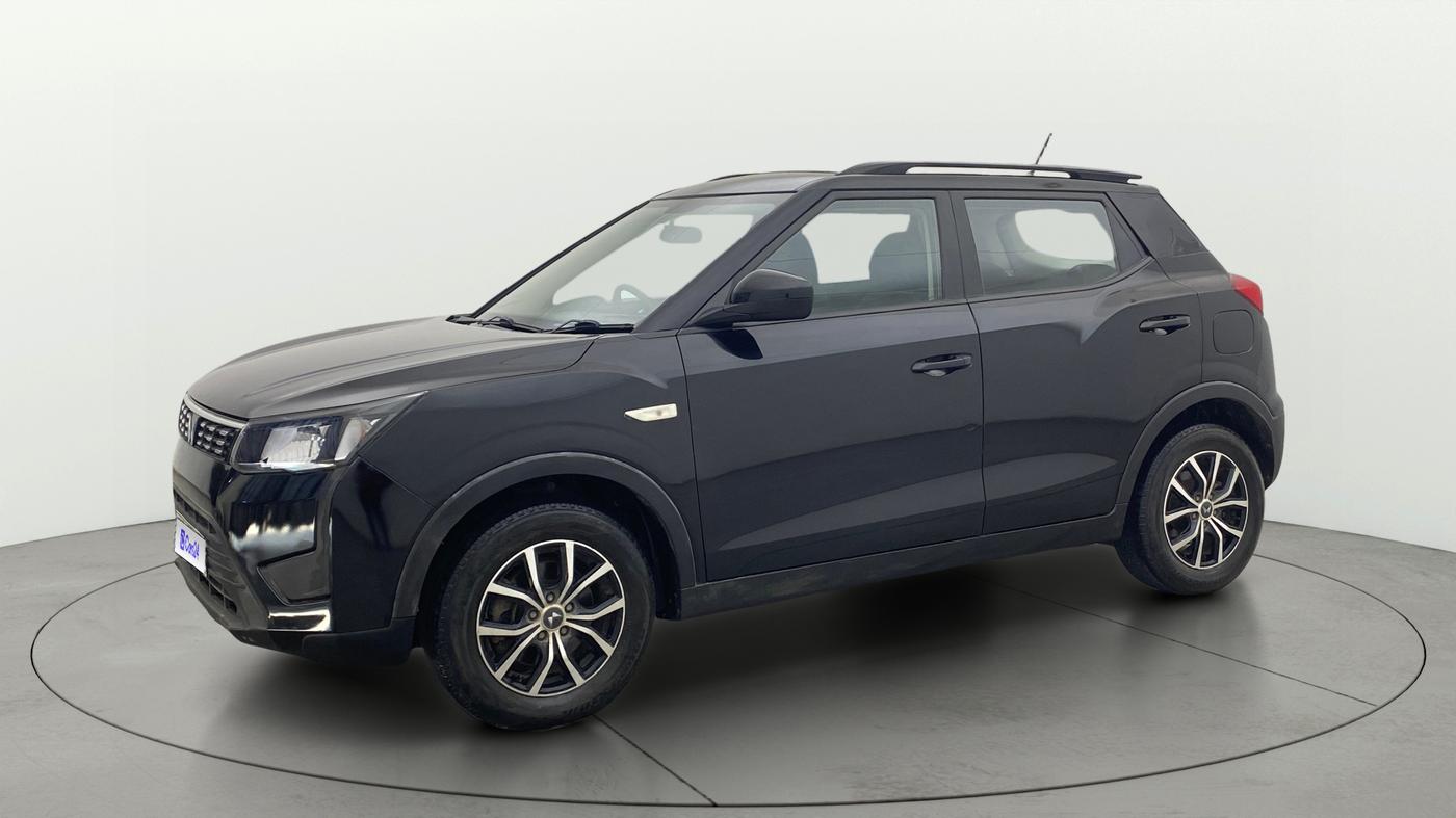 2023 Mahindra XUV300 W6 1.5 Diesel, Diesel, Manual, 43,444 km, Left Front Diagonal