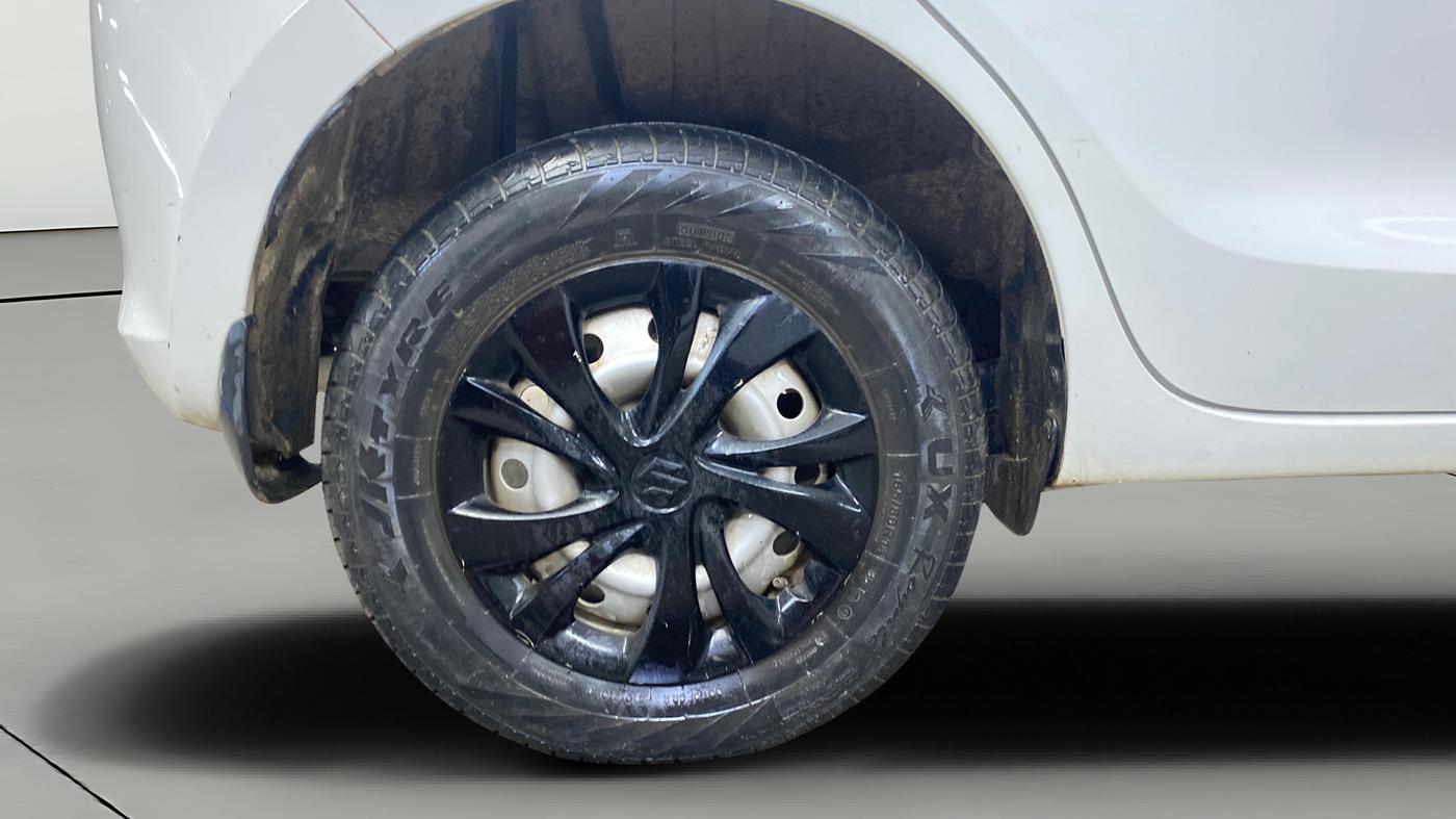2020 Maruti Swift LXI, Petrol, Manual, 27,230 km, Right Rear Wheel